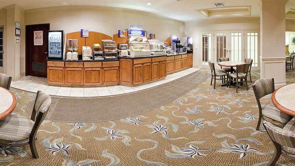 Holiday Inn Express Hotel And Suites Conroe By Ihg Екстер'єр фото