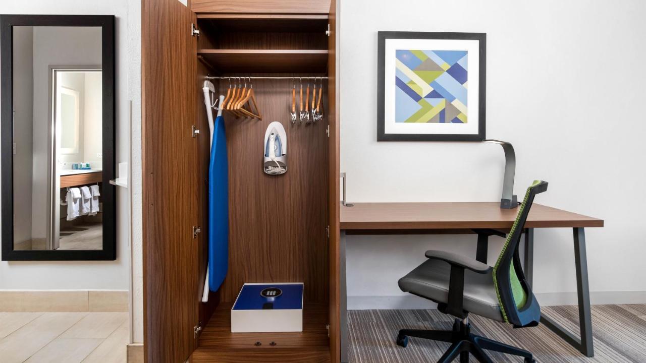 Holiday Inn Express Hotel And Suites Conroe By Ihg Екстер'єр фото
