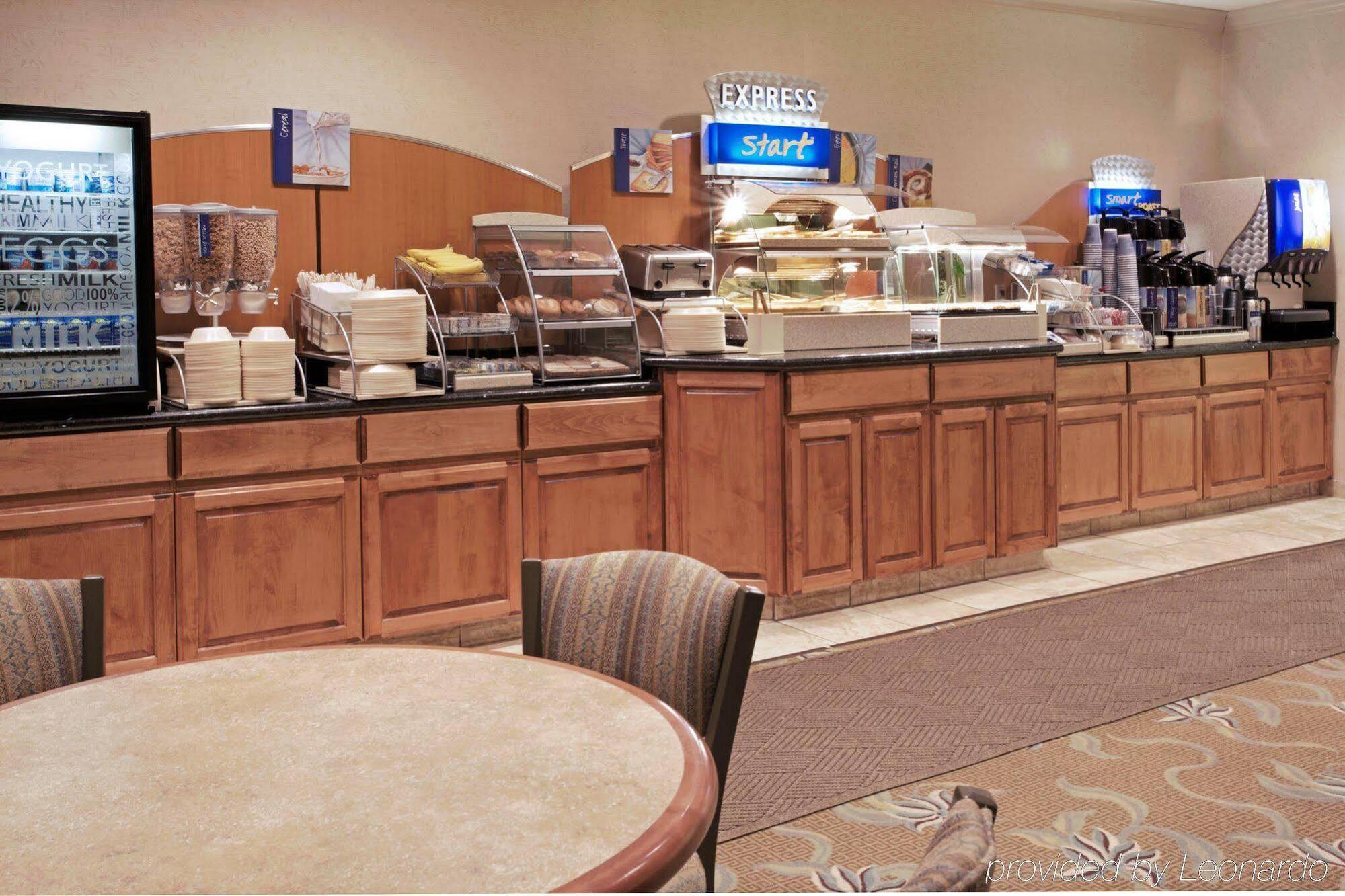 Holiday Inn Express Hotel And Suites Conroe By Ihg Екстер'єр фото